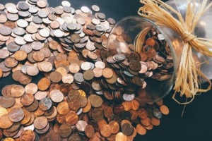 Incredibly Easy Ways to Save Money - Penny jar