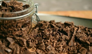 You can't trust nutrition reporting - Chocolate shavings